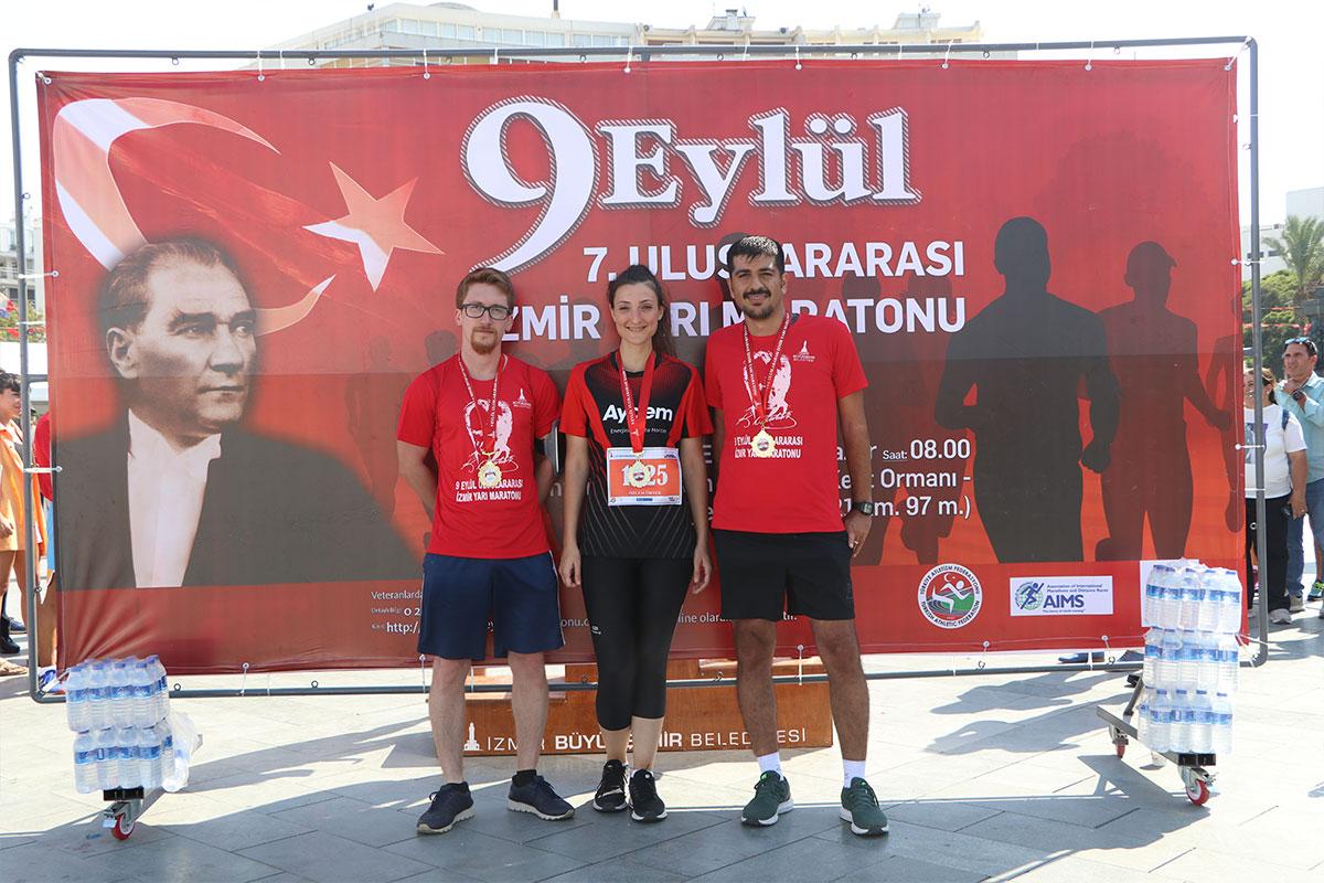 9 Eylül 7. Uluslararası İzmir Yarı Maratonunda Koştuk!